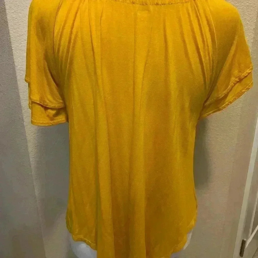 Old navy shirt - Picture 2 of 3